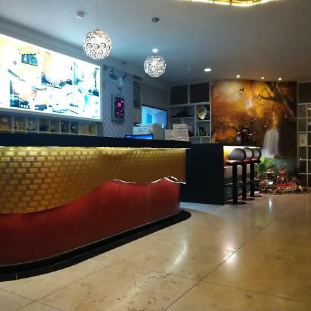 Boston Hotel Chiayi Extérieur photo