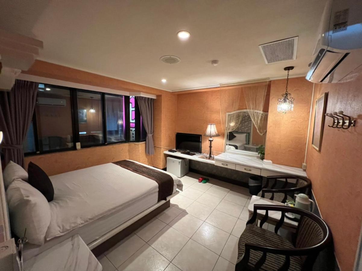 Boston Hotel Chiayi Extérieur photo