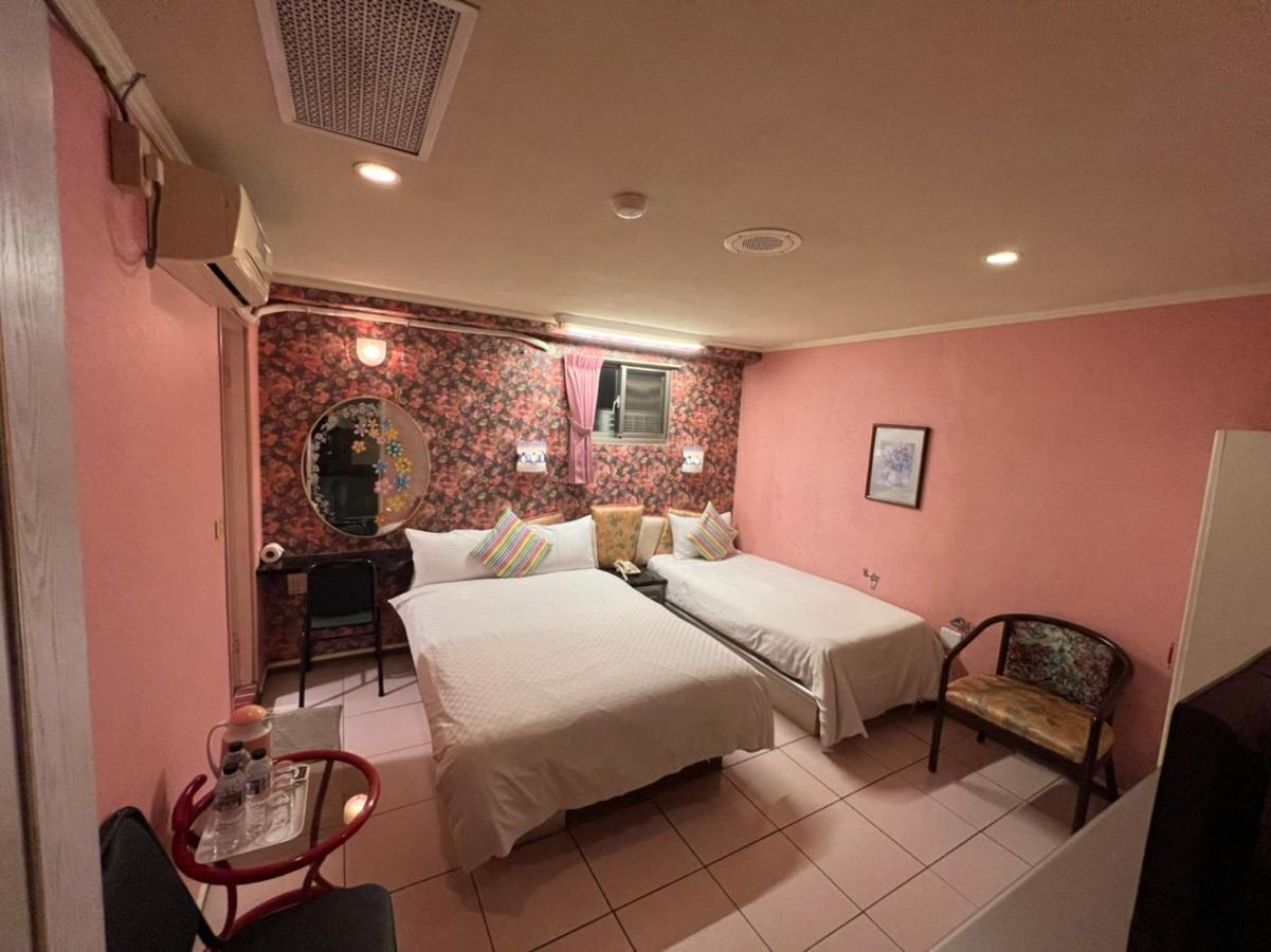 Boston Hotel Chiayi Extérieur photo