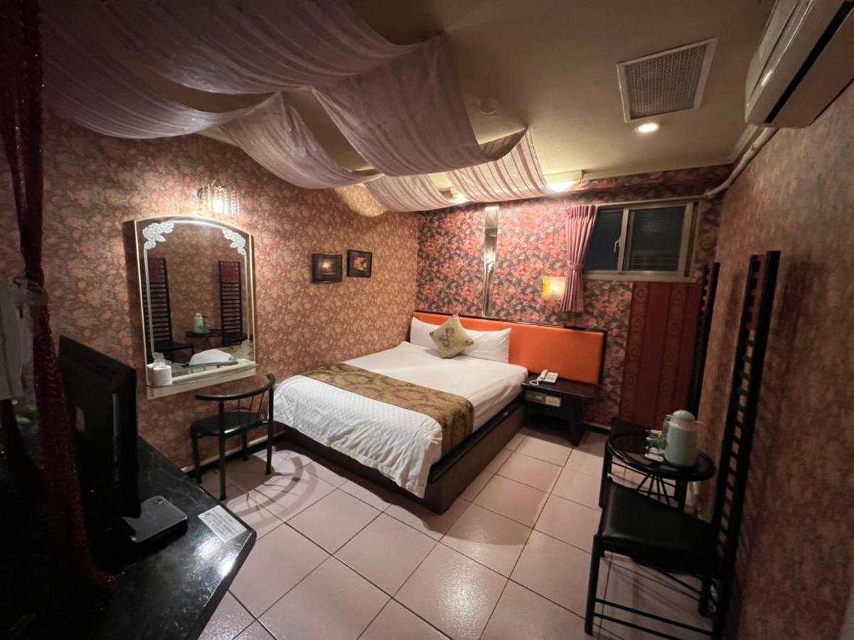 Boston Hotel Chiayi Extérieur photo