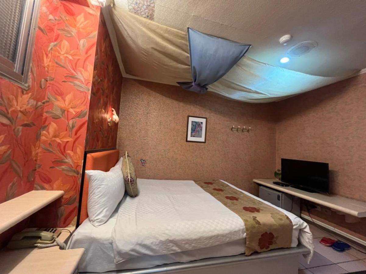 Boston Hotel Chiayi Extérieur photo