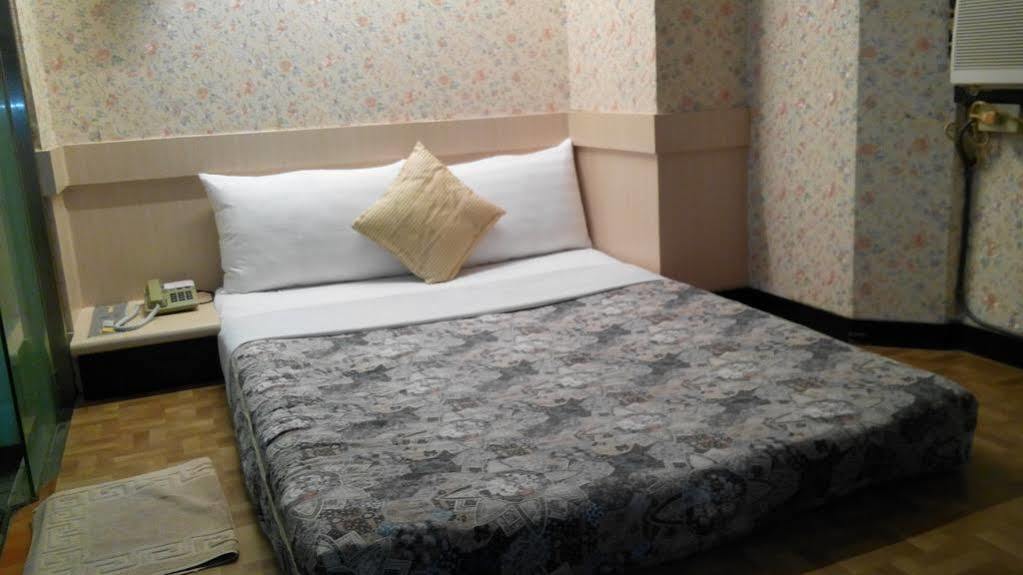 Boston Hotel Chiayi Extérieur photo