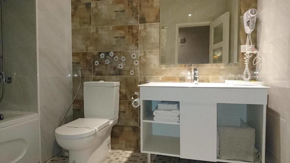 Boston Hotel Chiayi Extérieur photo