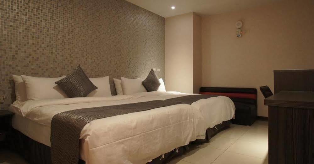 Boston Hotel Chiayi Extérieur photo