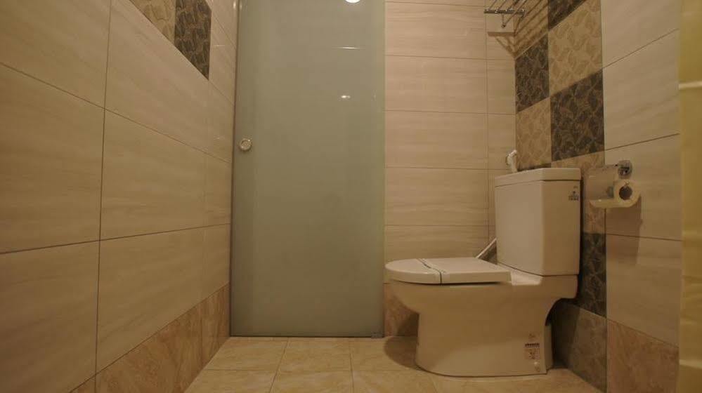 Boston Hotel Chiayi Extérieur photo
