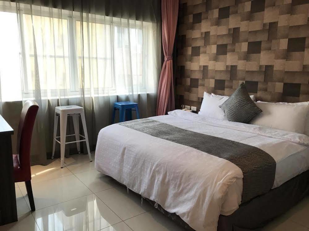Boston Hotel Chiayi Extérieur photo