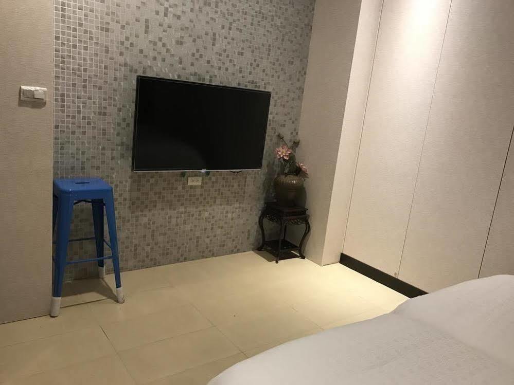 Boston Hotel Chiayi Extérieur photo