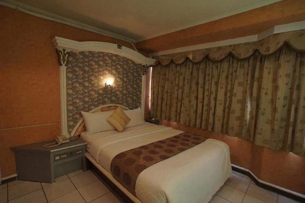 Boston Hotel Chiayi Extérieur photo