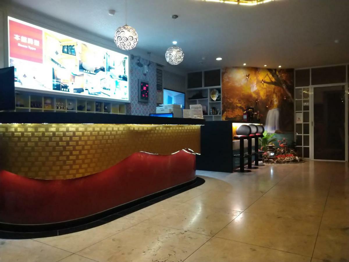Boston Hotel Chiayi Extérieur photo